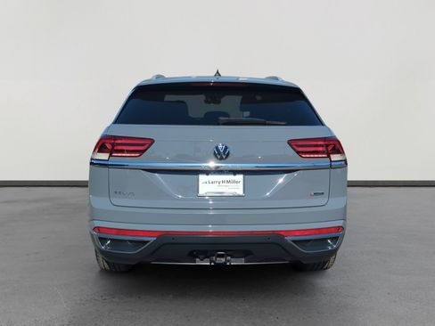 Certified 2020 Volkswagen Atlas Cross Sport SEL Premium image 4