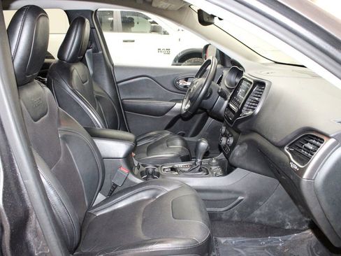 Used 2019 Jeep Cherokee Limited image 14