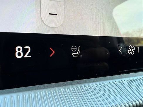 Used 2026 Ford Explorer Active w/ Active Comfort Package image 46