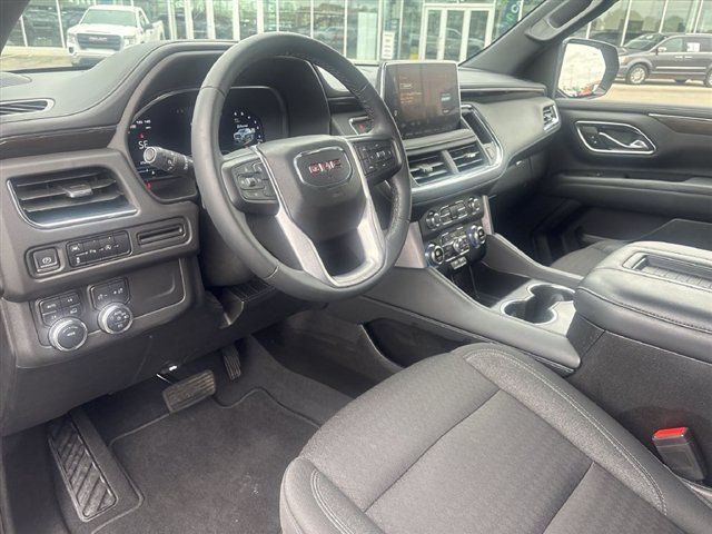 Used 2023 GMC Yukon SLE w/ Gmc Pro Safety Plus Package AWD/4WD image 10