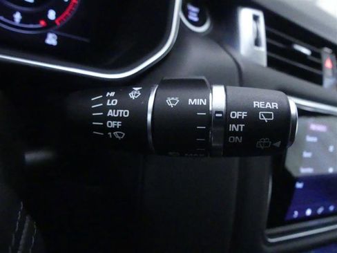 Used 2020 Land Rover Range Rover Sport HST image 19