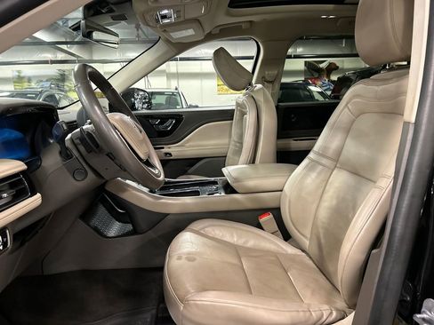 Used 2023 Lincoln Aviator Reserve w/ Jet Package AWD/4WD image 10