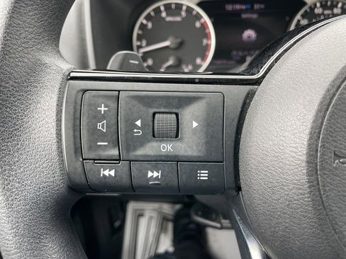 Certified 2023 Nissan Rogue SV image 18