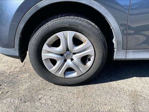 Used 2013 Toyota RAV4 LE FWD image 7