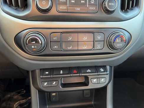 Used 2016 Chevrolet Colorado Z71 AWD/4WD image 27