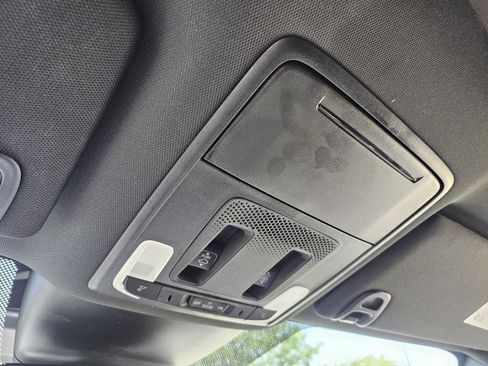 Used 2025 Honda Pilot Black Edition image 11