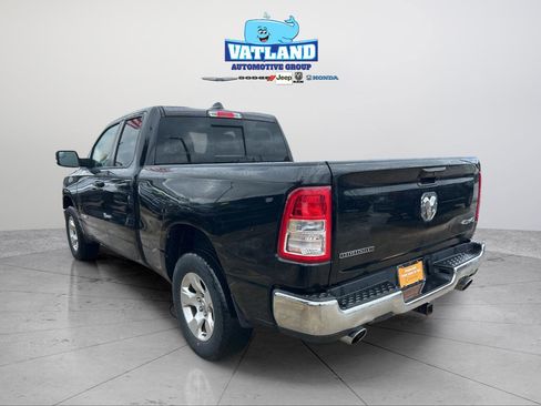 Used 2022 RAM 1500 Big Horn AWD/4WD image 3