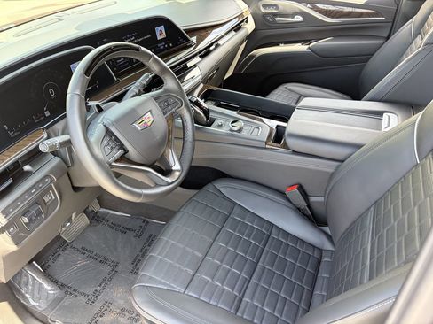 Certified 2024 Cadillac Escalade ESV Sport Platinum w/ LPO, ONYX Package AWD/4WD image 19