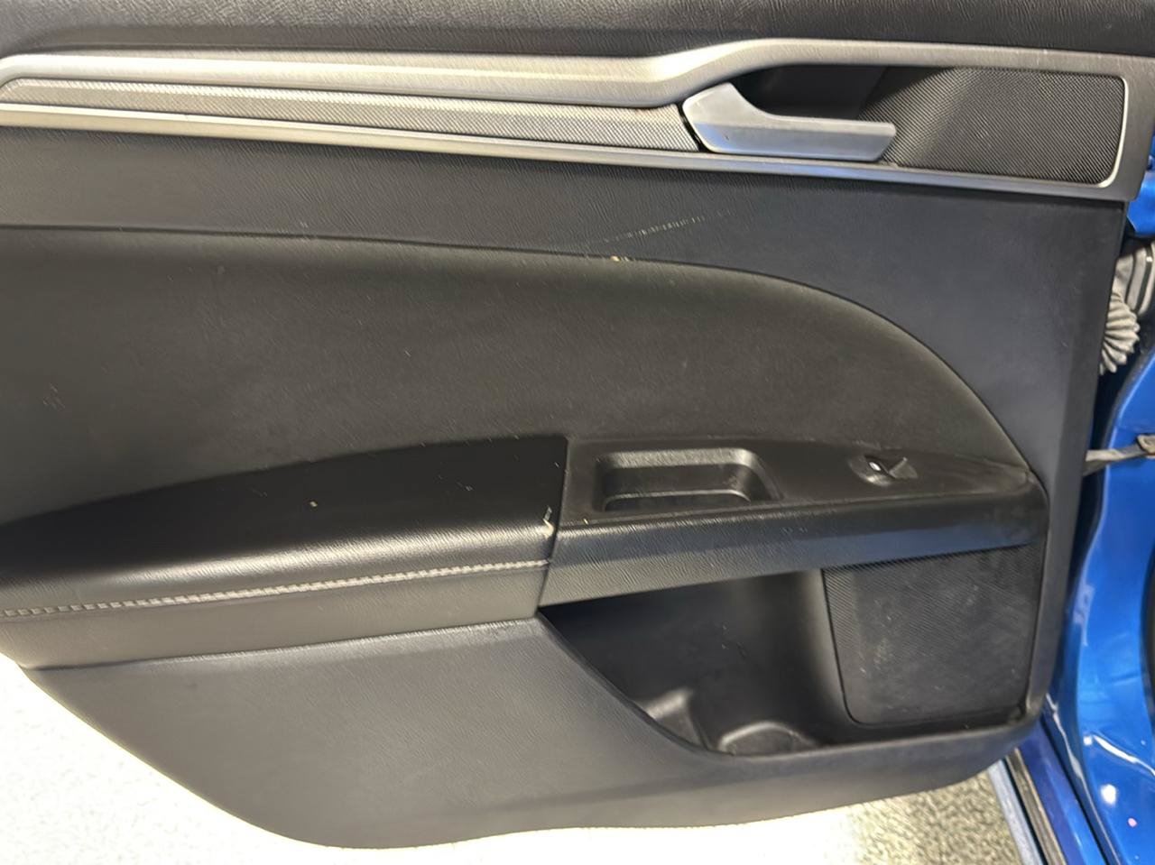 Used 2020 Ford Fusion SE FWD image 13