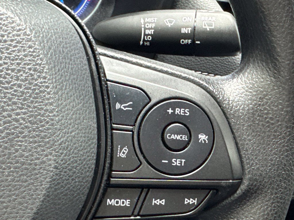 Used 2025 Toyota RAV4 LE AWD/4WD image 13