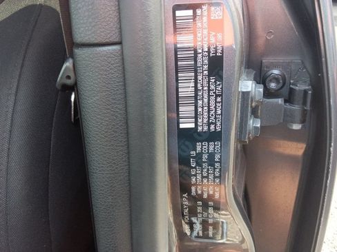 Used 2020 Jeep Renegade Latitude FWD image 20