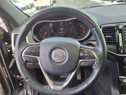 Used 2019 Jeep Grand Cherokee Altitude image 17