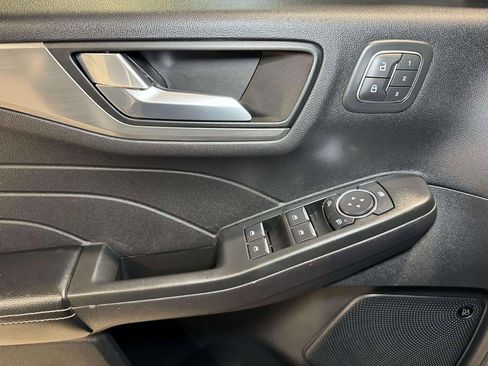 Used 2021 Ford Escape Titanium image 8