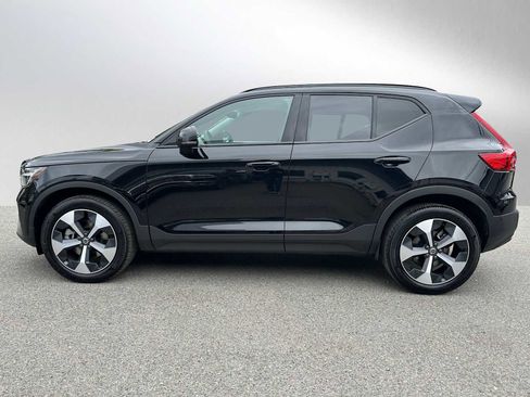 Used 2025 Volvo XC40 B5 Plus w/ Protection Package Premier AWD/4WD image 6
