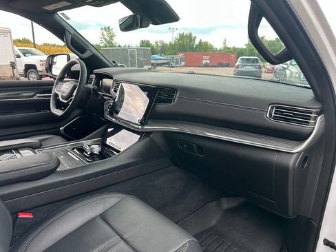 Used 2022 Jeep Wagoneer Series II w/ Flexible Seating Group AWD/4WD image 32
