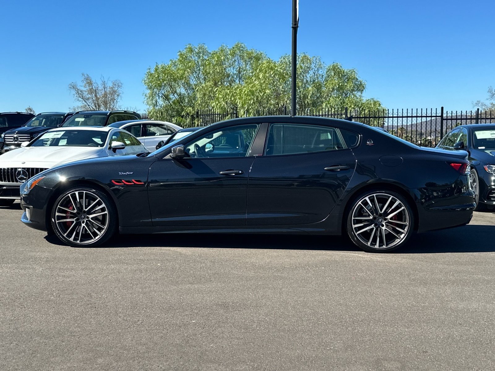 Used 2021 Maserati Quattroporte Trofeo RWD image 6