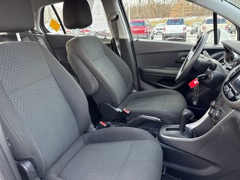 Used 2021 Chevrolet Trax LS image 8