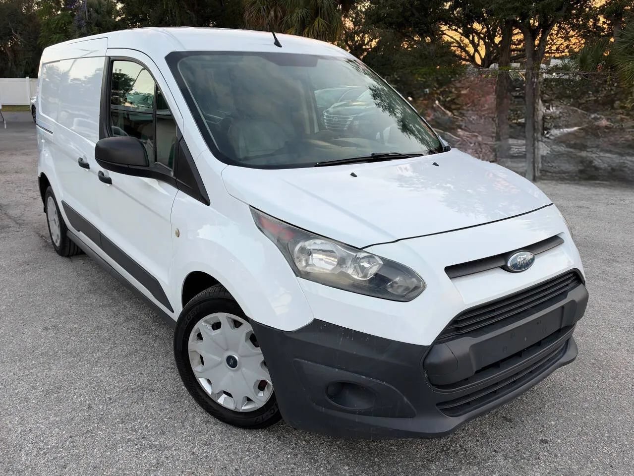 Used 2018 Ford Transit Connect XL FWD image 2