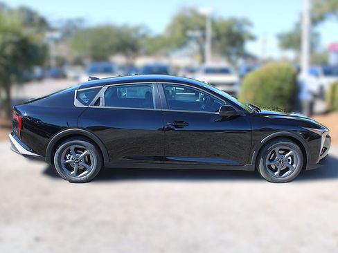 New 2026 Kia K4 LXS image 5