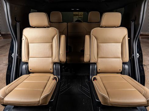 Used 2023 Chevrolet Tahoe Premier w/ Premium Package 2 image 36