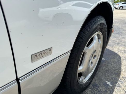 Used 2000 Lexus LS 400 w/ Platinum Series RWD image 5