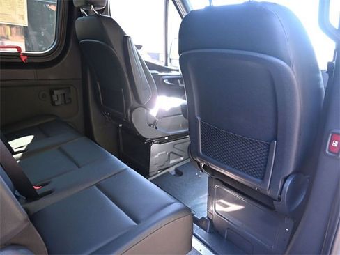 Used 2023 Mercedes-Benz Sprinter 2500 image 24