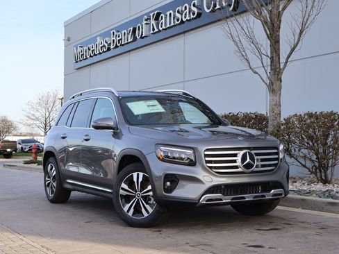 New 2026 Mercedes-Benz GLB 250 4MATIC image 1