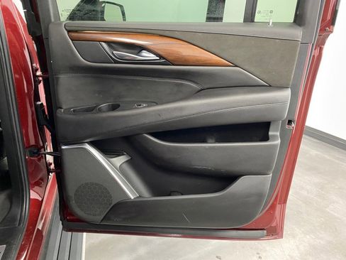 Used 2019 Cadillac Escalade ESV Premium Luxury image 47