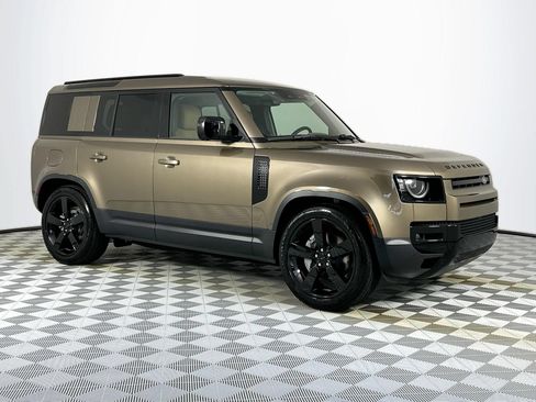 Used 2026 Land Rover Defender 110 S AWD/4WD image 3