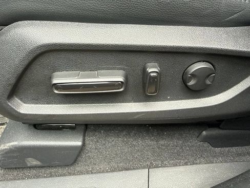 Used 2023 Honda Pilot Touring image 22