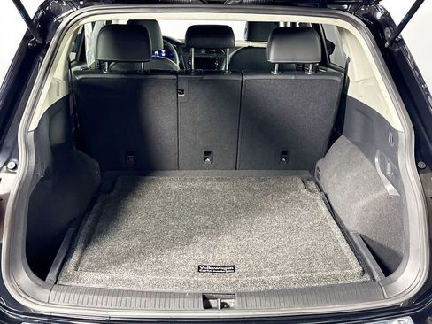 Used 2022 Volkswagen Tiguan SE image 21