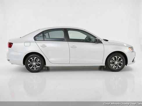 Used 2016 Volkswagen Jetta S FWD image 4