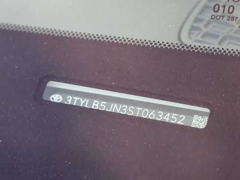 Used 2025 Toyota Tacoma TRD Off-Road image 32