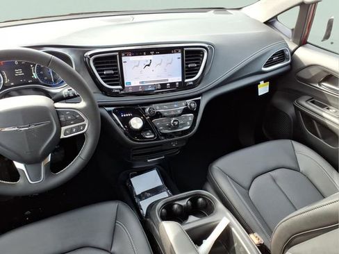 New 2026 Chrysler Pacifica Select FWD image 14