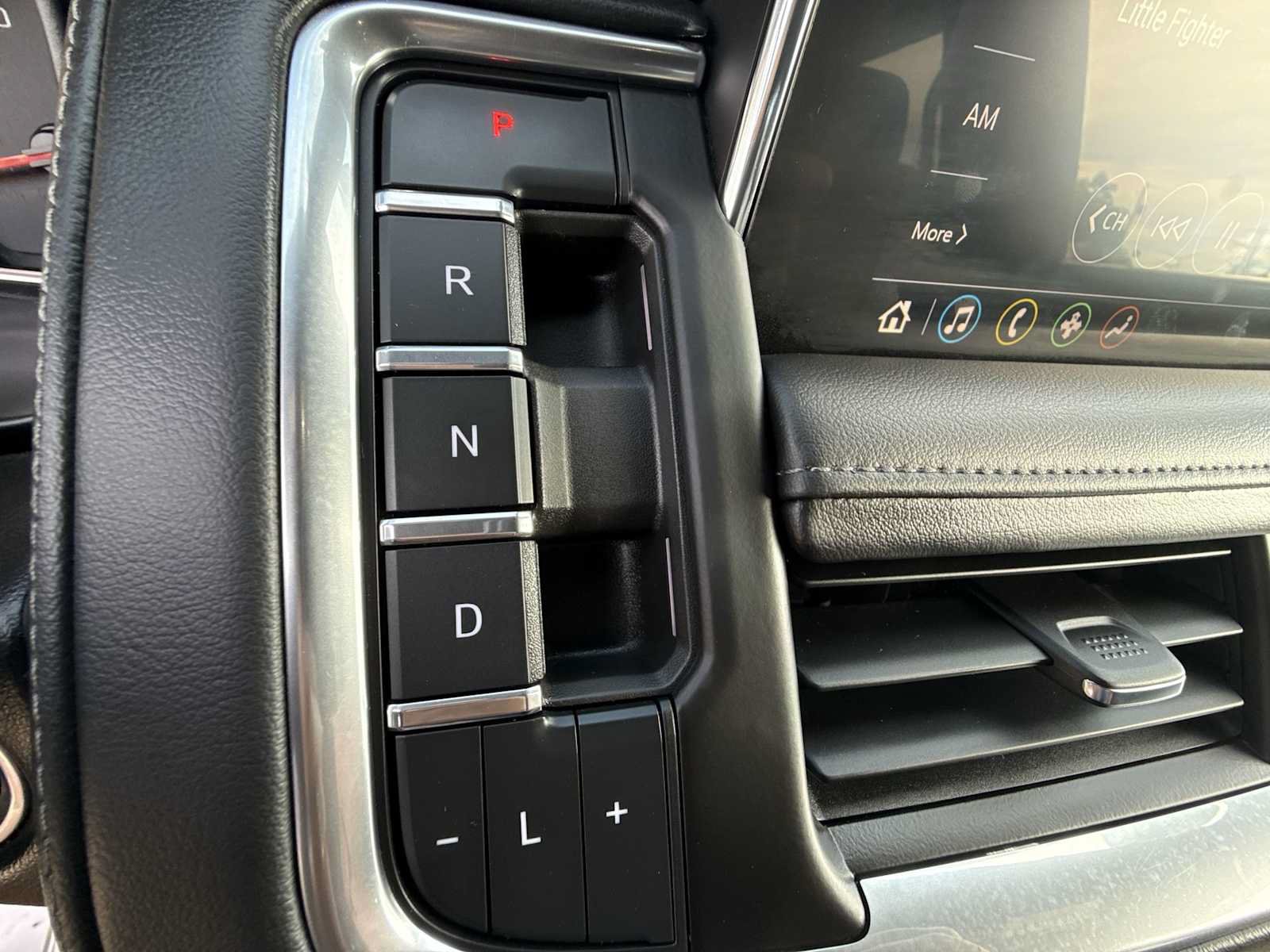 Used 2021 Chevrolet Tahoe LT w/ LT Signature Package AWD/4WD image 15