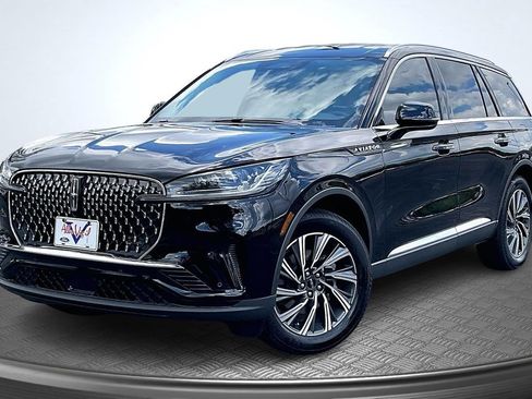 New 2026 Lincoln Aviator AWD image 2