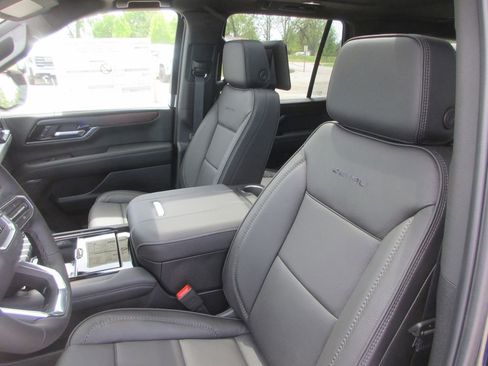 New 2026 GMC Yukon Denali image 11