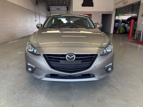 Used 2016 MAZDA MAZDA3 i Touring w/ Popular Equipment Package FWD image 2