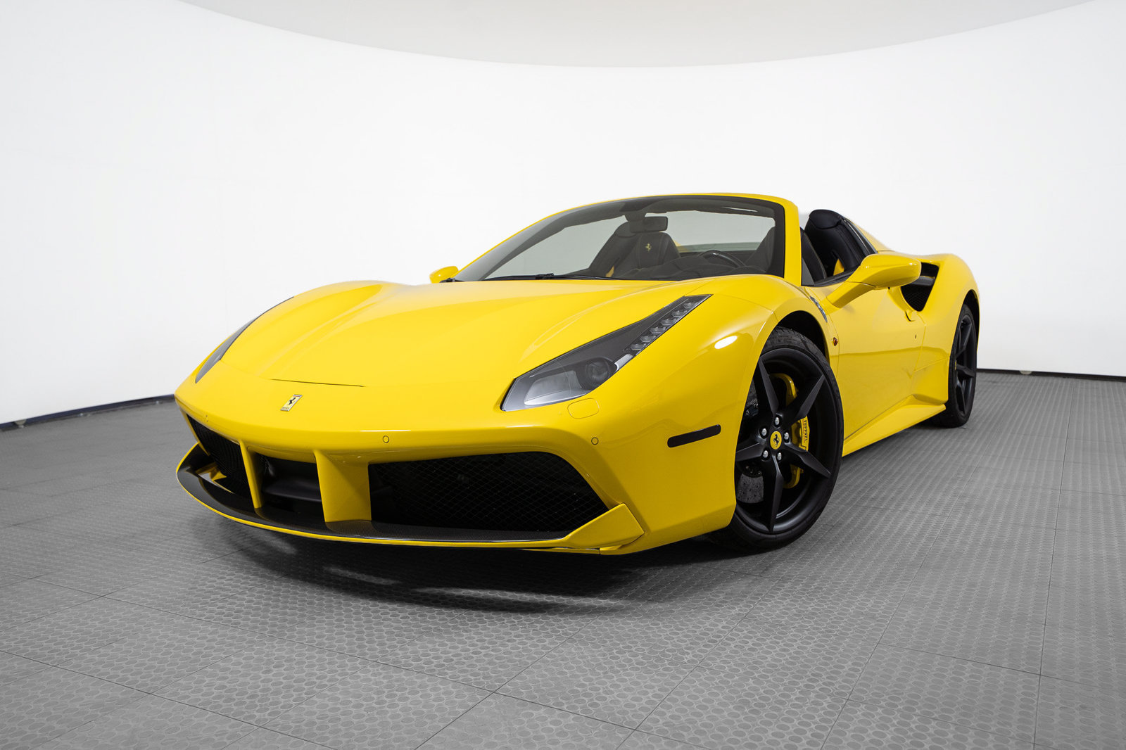 Certified 2018 Ferrari 488 Spider RWD image 1