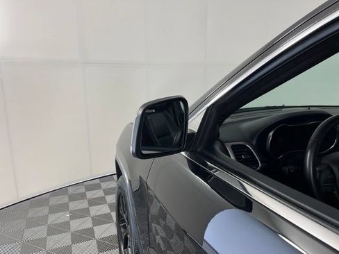 Used 2020 Jeep Grand Cherokee Limited AWD/4WD image 14