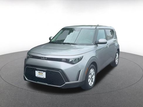 Used 2025 Kia Soul LX w/ LX Technology Package FWD image 4