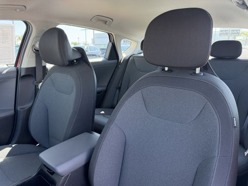 Used 2025 Kia K4 FWD image 16