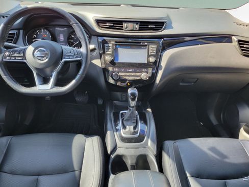 Used 2018 Nissan Rogue Sport SL FWD image 9