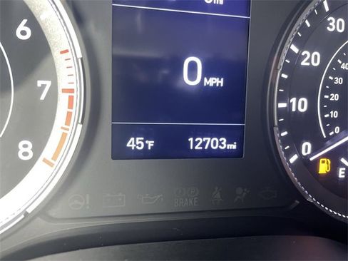 Used 2022 Hyundai Venue Limited image 12