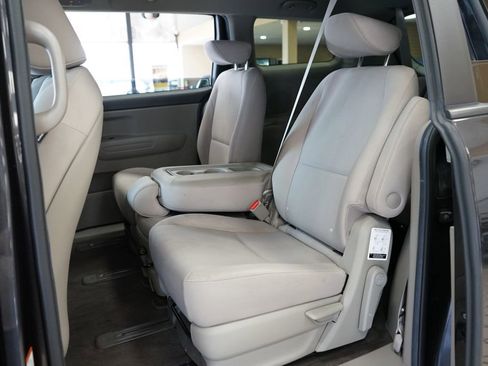 Used 2021 Kia Sedona LX image 44