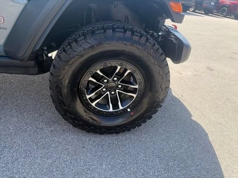 New 2026 Jeep Wrangler Rubicon w/ Xtreme 35 Tire Package AWD/4WD image 56