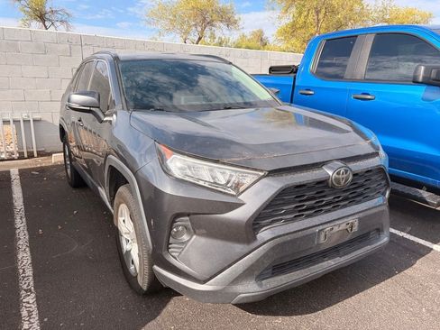 Used 2019 Toyota RAV4 XLE AWD/4WD image 4