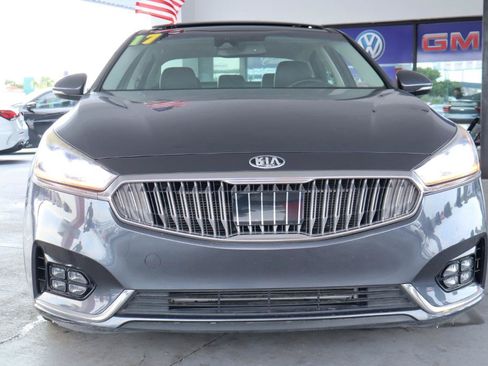 Used 2017 Kia Cadenza Technology FWD image 11
