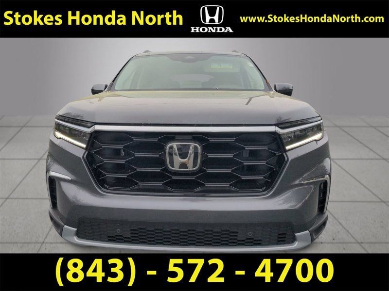 New 2025 Honda Pilot Touring image 9