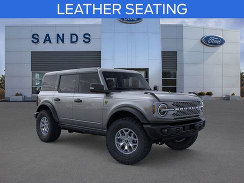 New 2025 Ford Bronco Badlands image 7